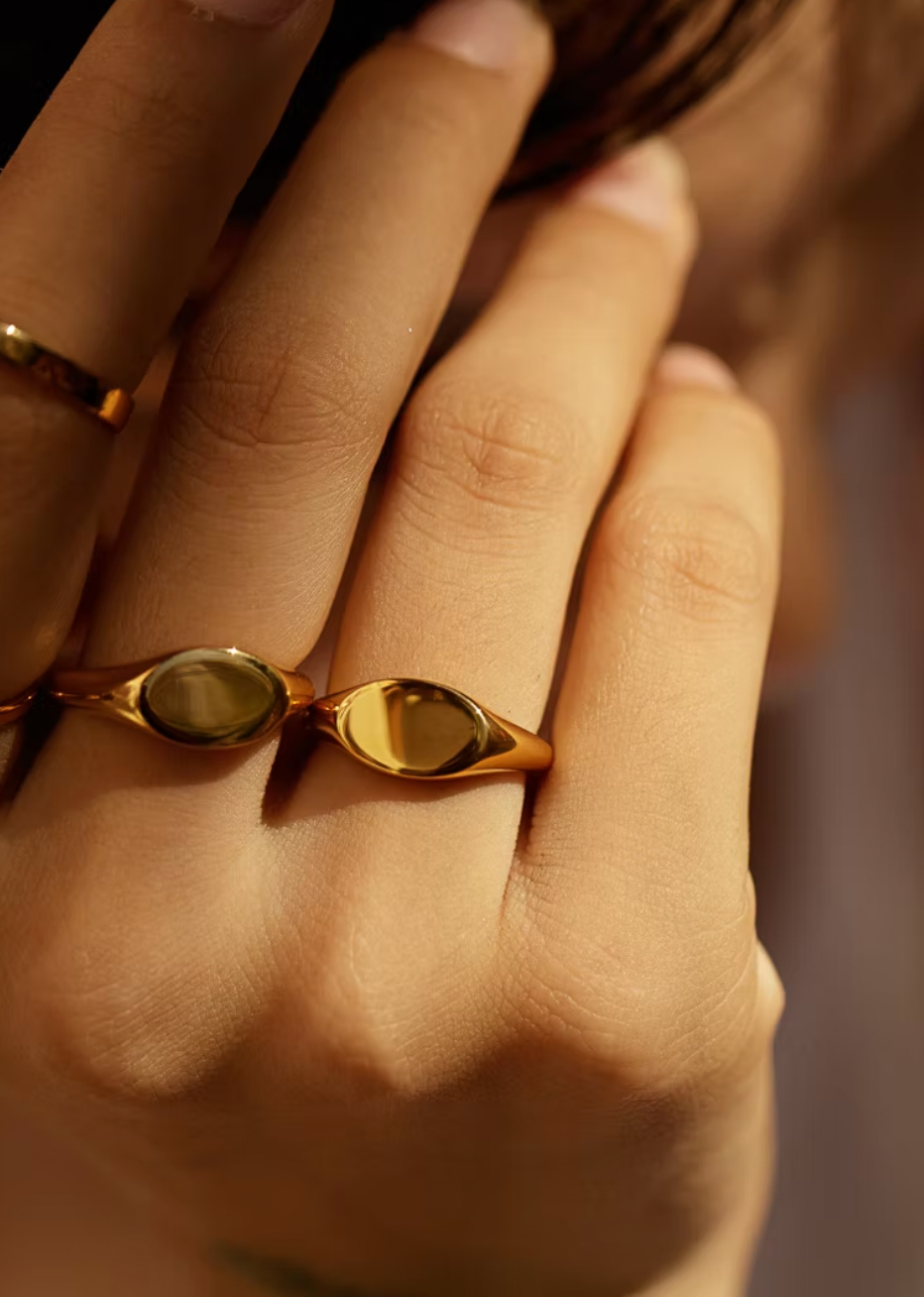 Ines Signet Ring